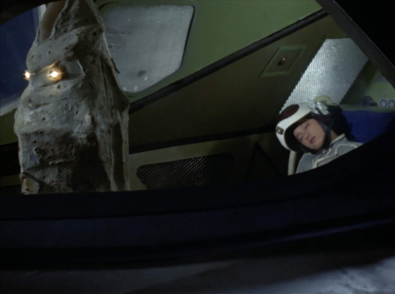 Alien Quraso kidnaps Anne in Ultraseven episode "Space Prisoner 303.)